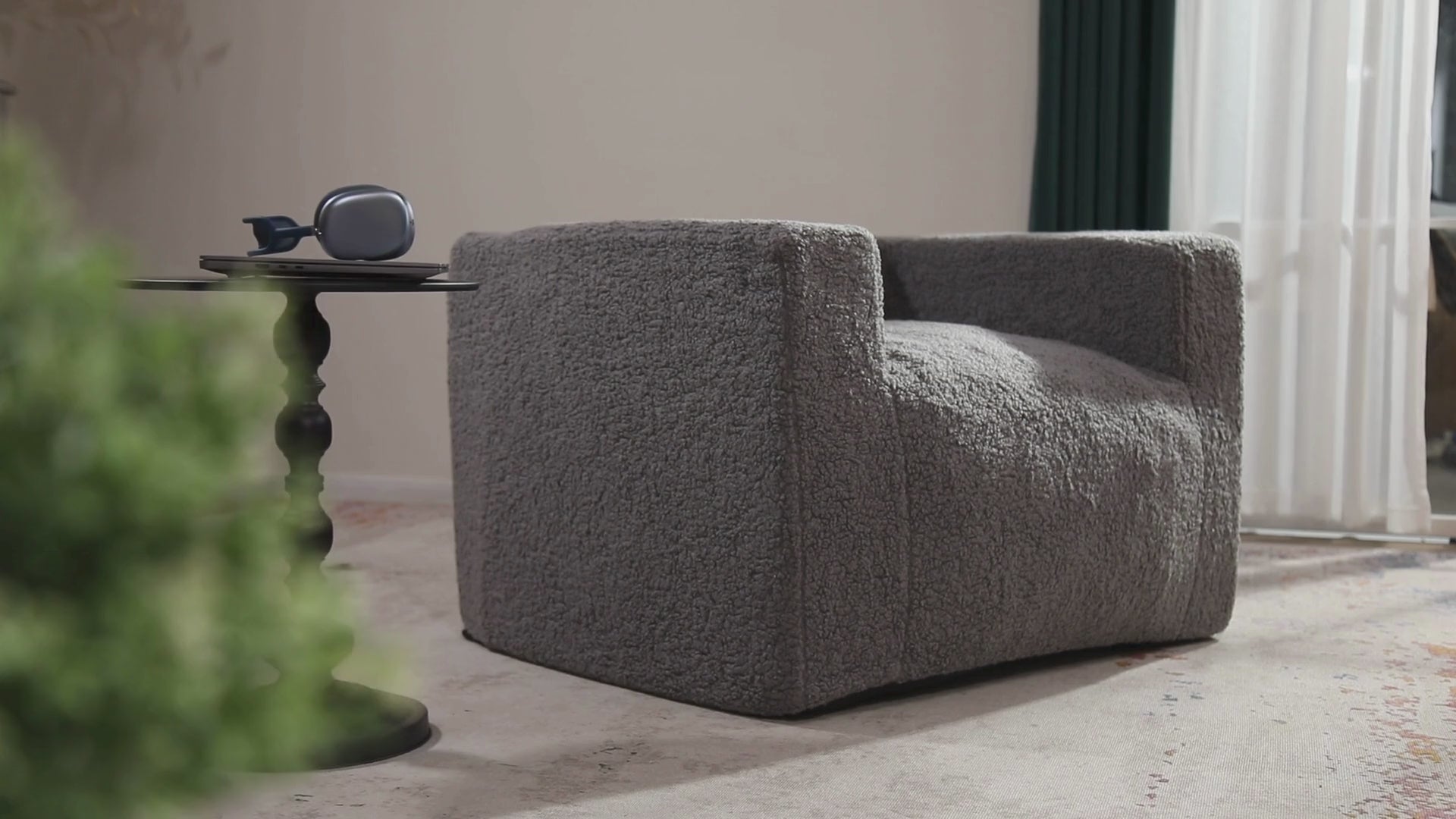 Demonstrate the use of Giant Bean Bag Chair in women's daily life and show its comfortable product experience.